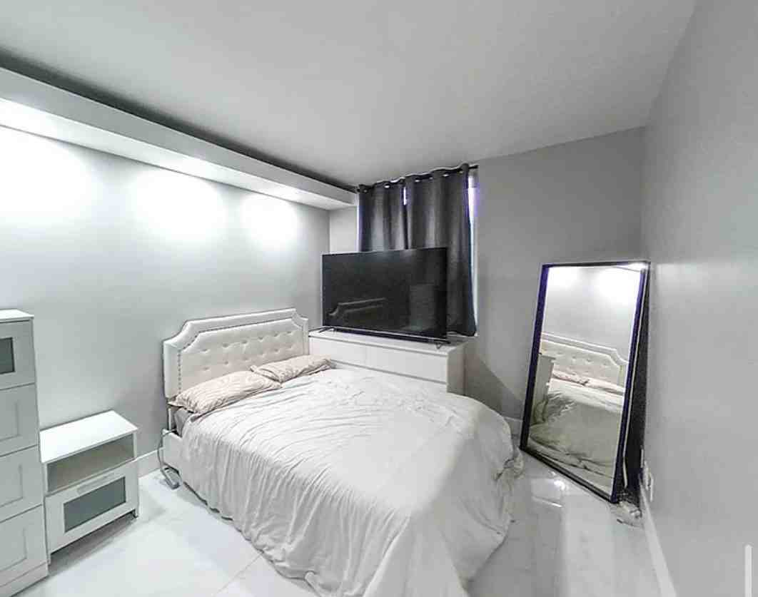 8710 N Sherman Cir - Photo 7 of 10