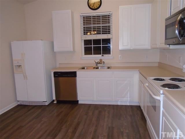 20 Crescent Hill Ct #1 - Photo 3 of 14