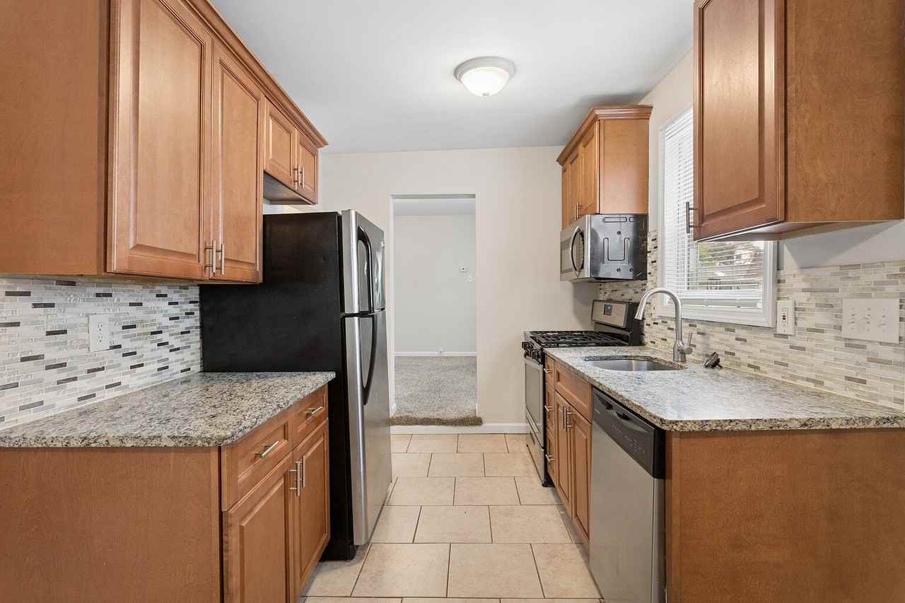 119 Union St #121 - Photo 5 of 18