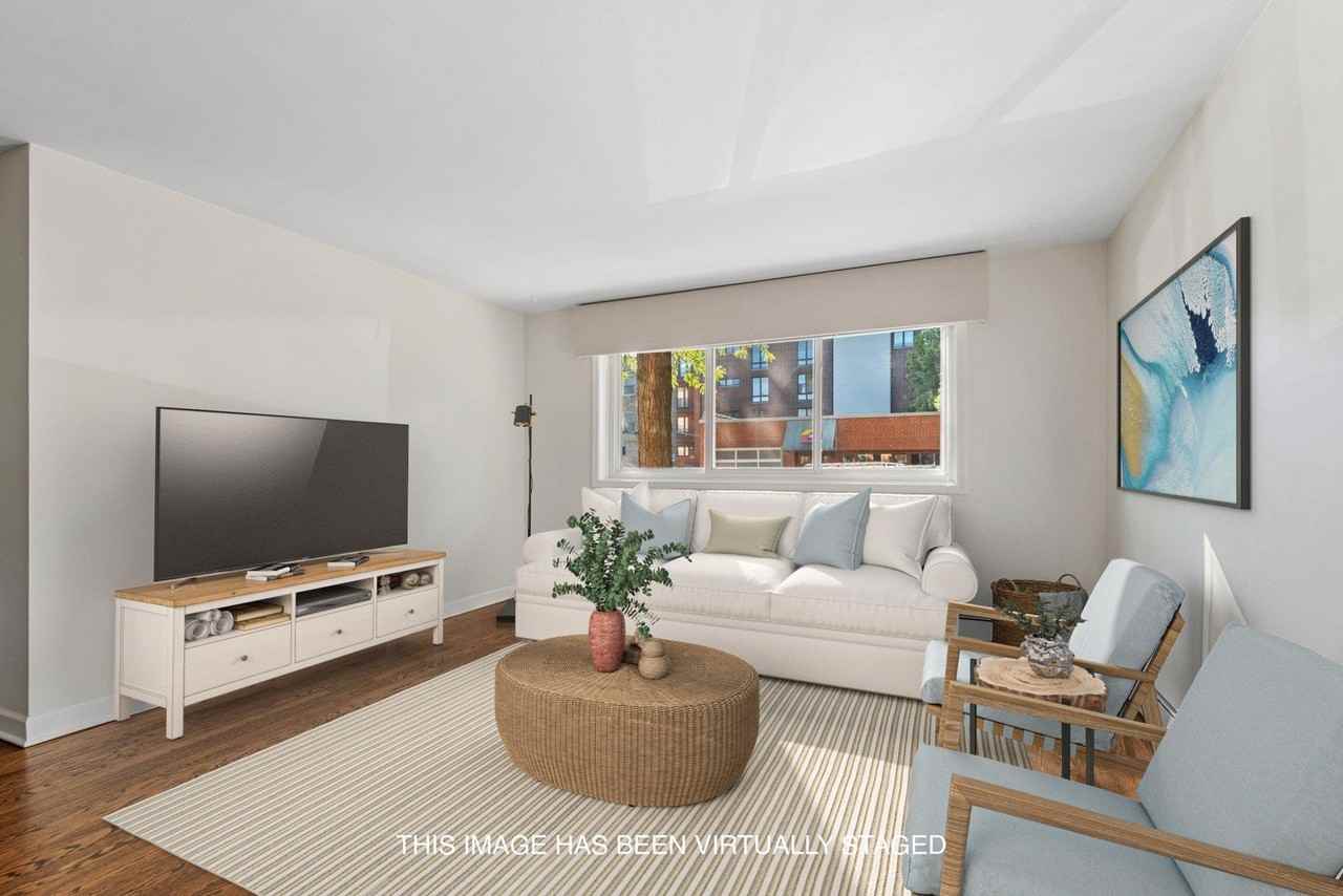 1921 Harrison St #1L - Photo 5 of 20