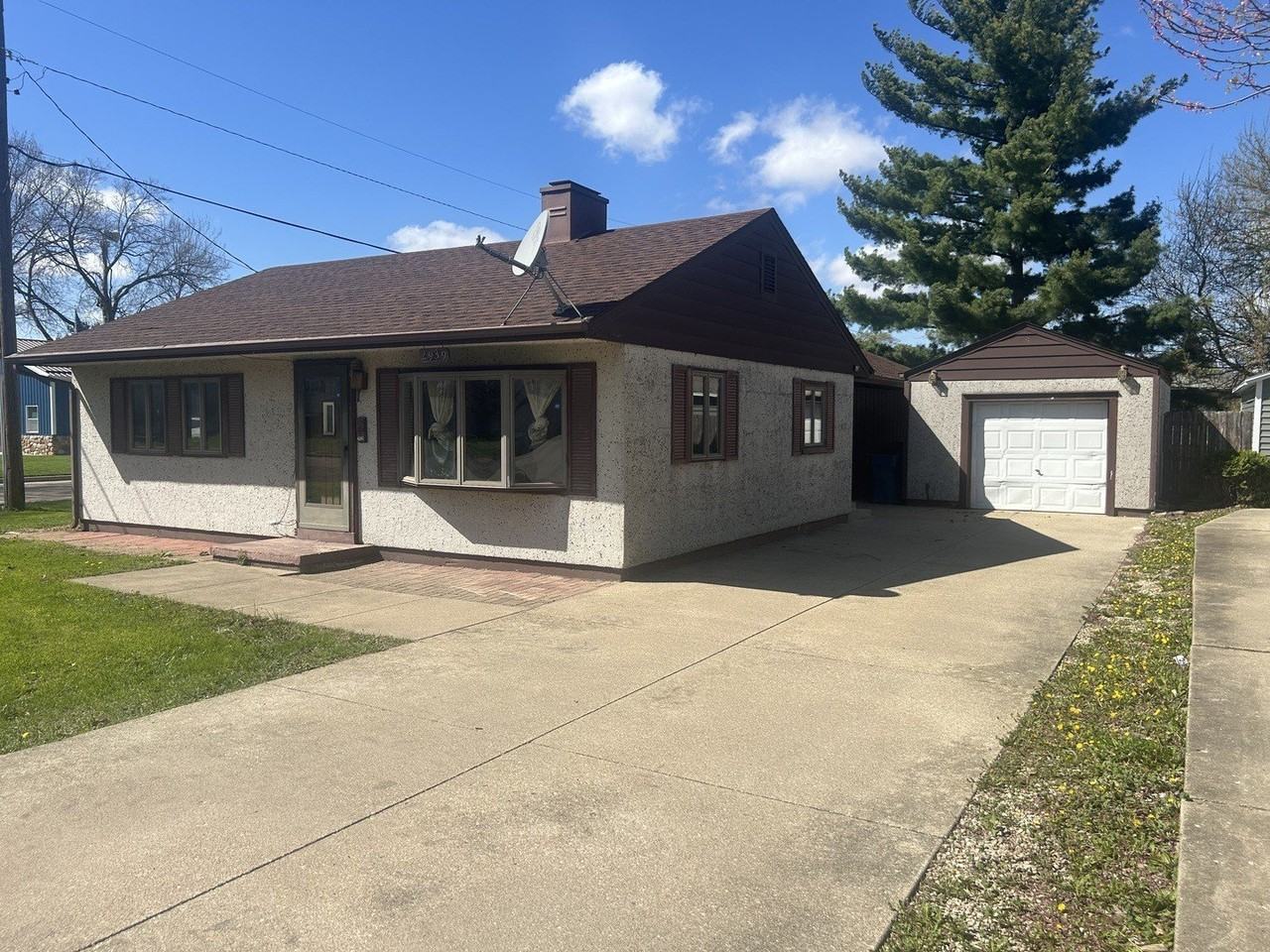 2939 7th St - Photo 2 of 10