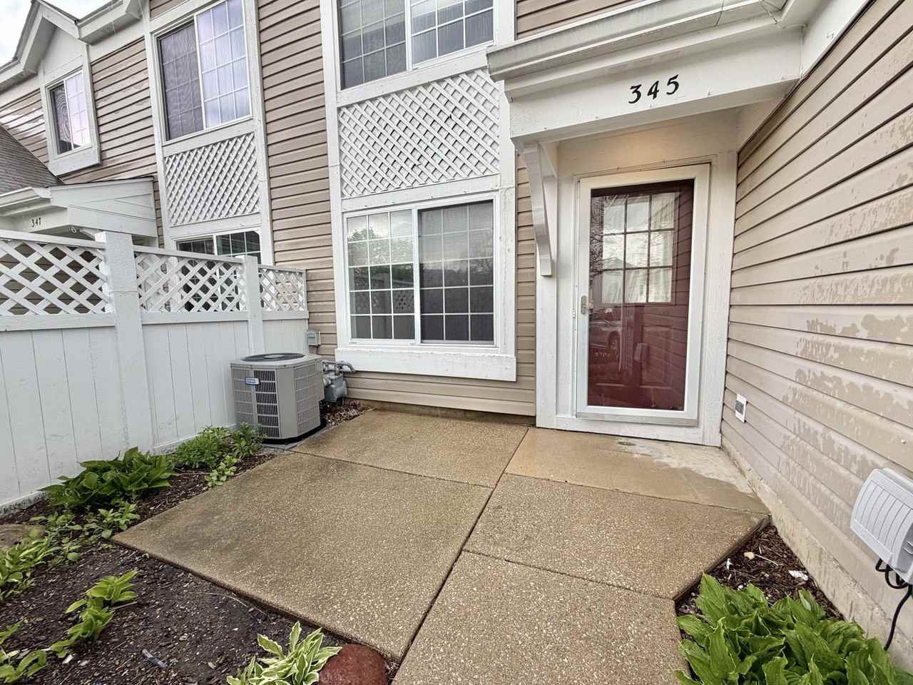 345 Gregory St - Photo 3 of 21