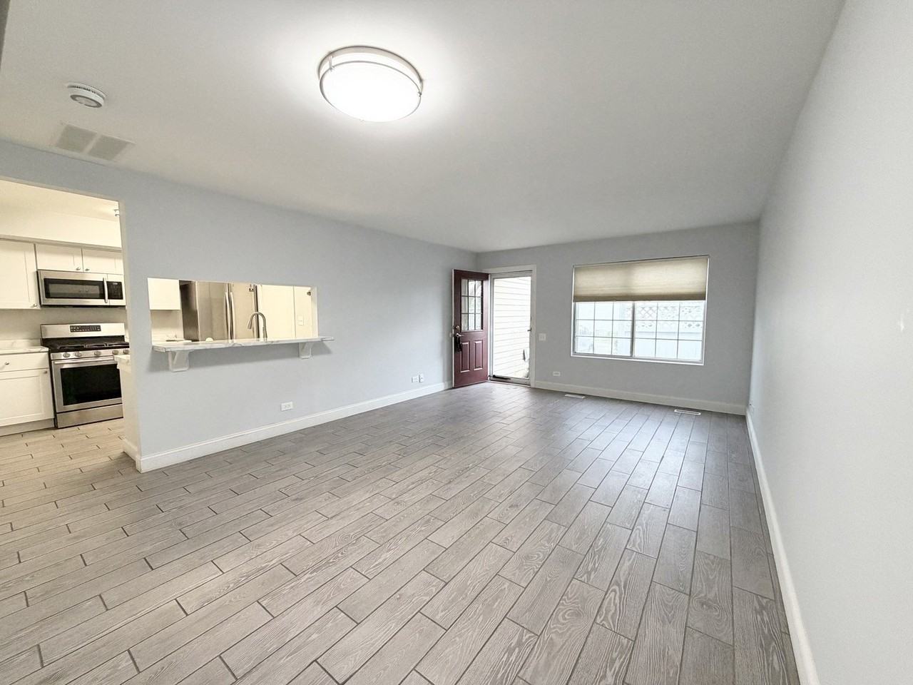 345 Gregory St - Photo 4 of 21