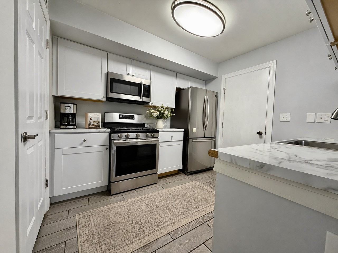 345 Gregory St - Photo 6 of 21