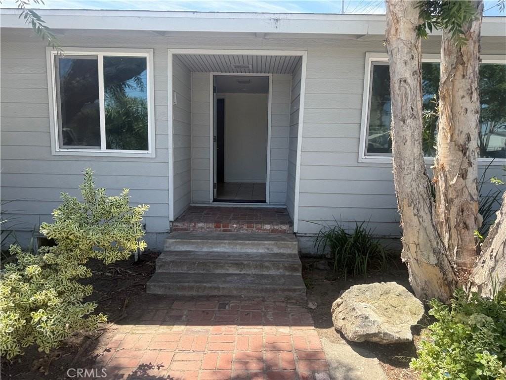 2212 Placentia Ave #A - Photo 2 of 11