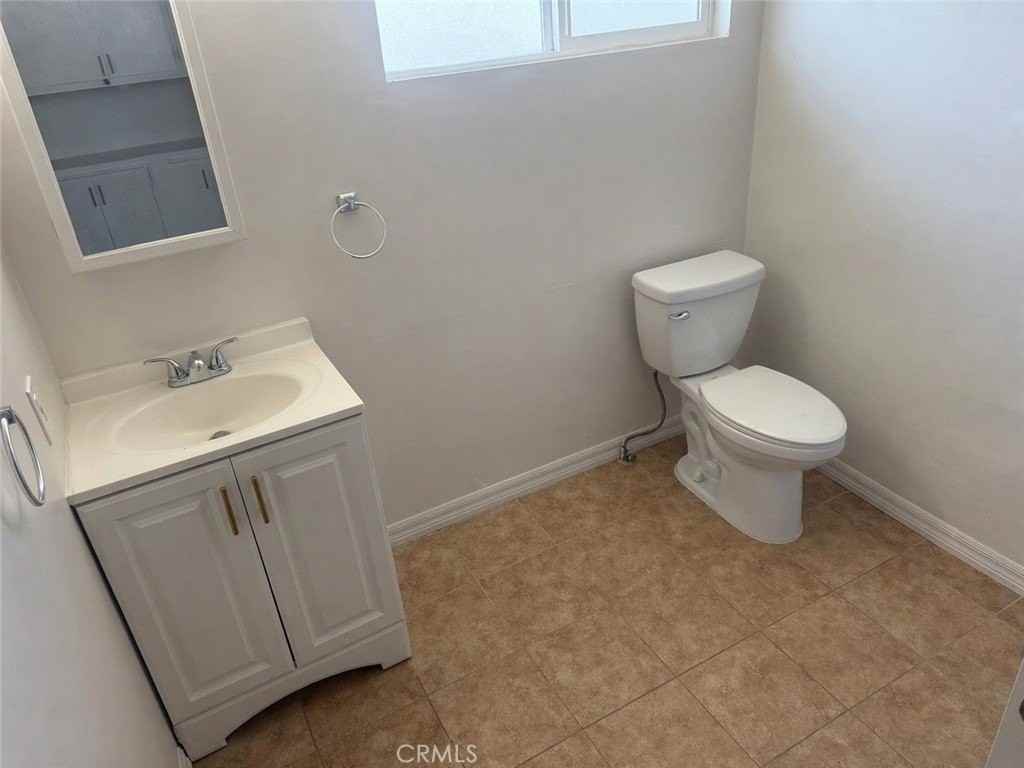 2212 Placentia Ave #A - Photo 7 of 11