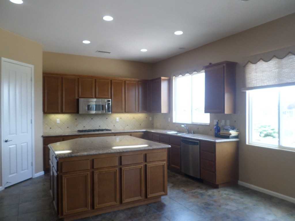 37878 Mulligan Dr - Photo 2 of 28