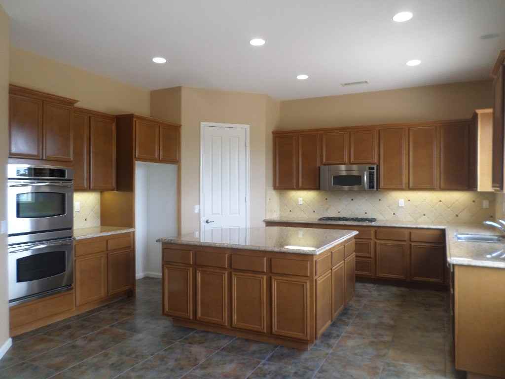 37878 Mulligan Dr - Photo 3 of 28