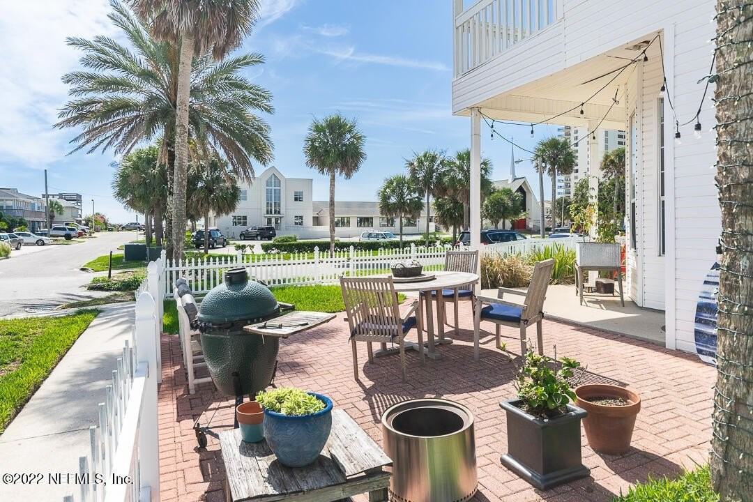 2102 1st St - Photo 3 of 22