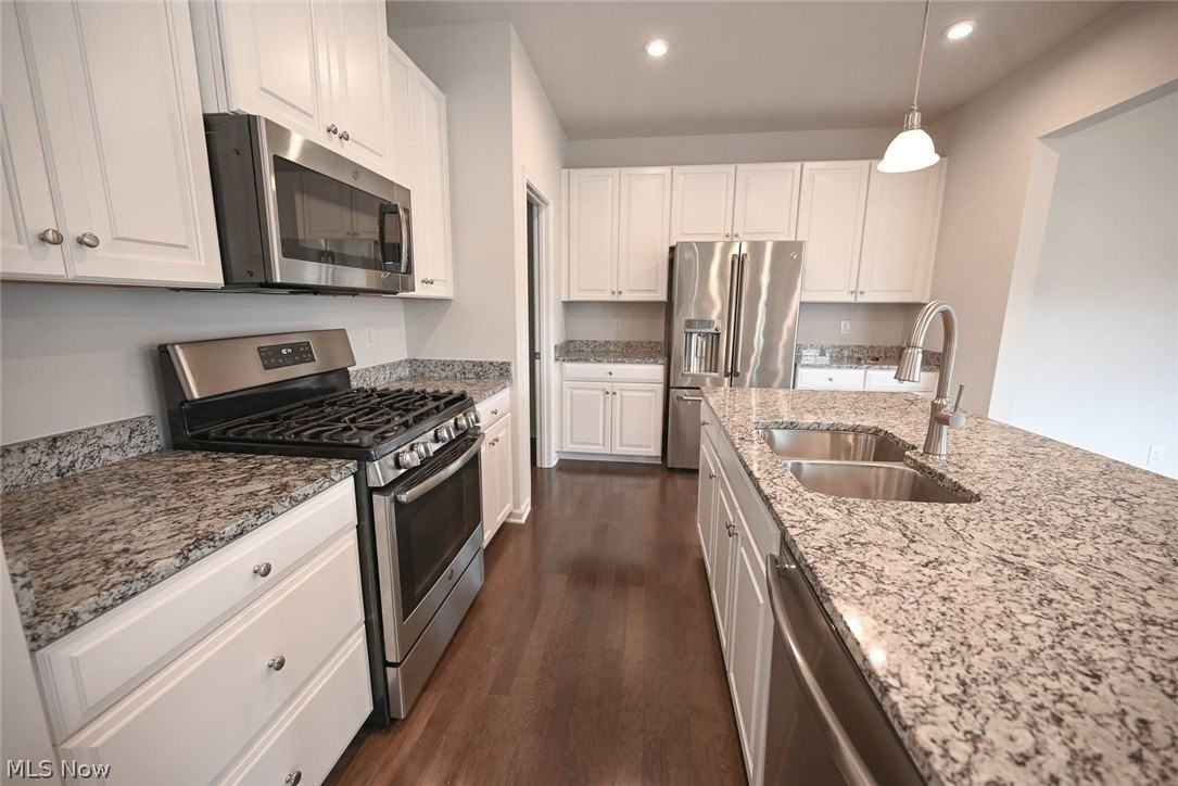 8768 Mavis Trl - Photo 3 of 37