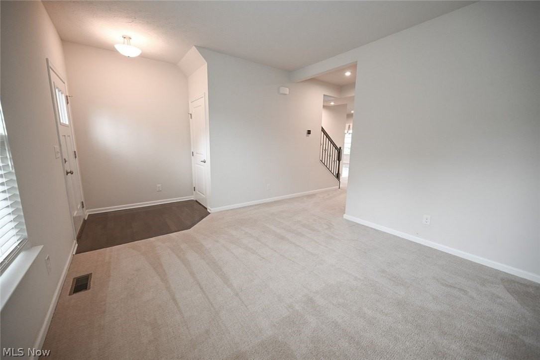 8768 Mavis Trl - Photo 5 of 37