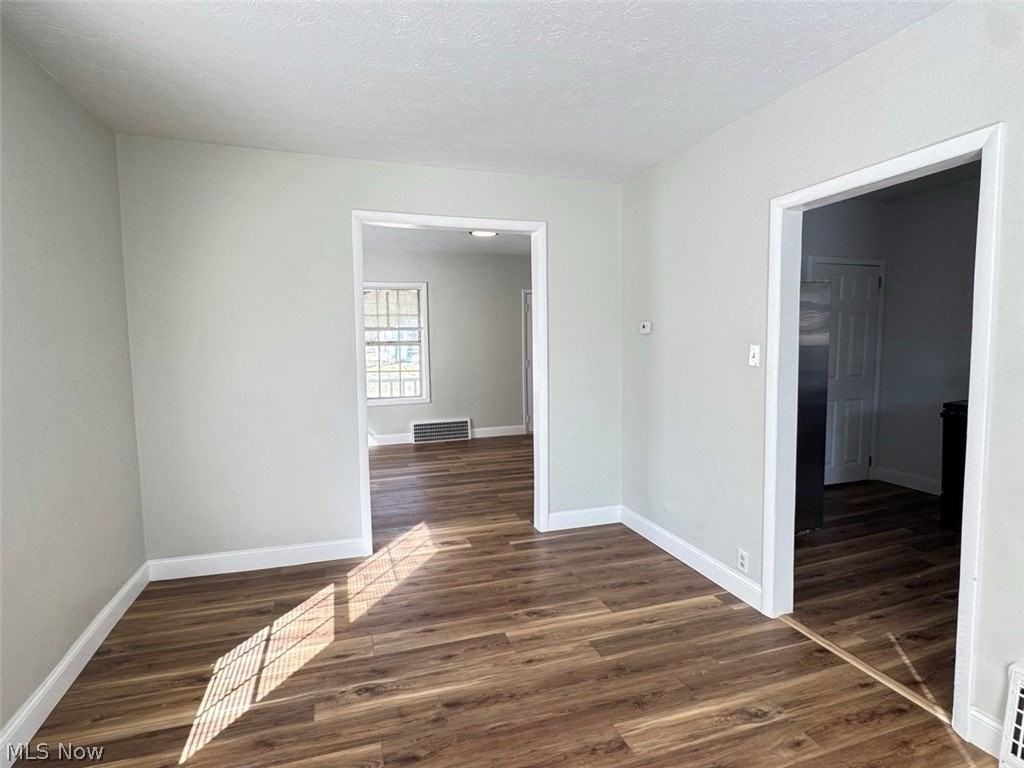 143 Gale St - Photo 6 of 14