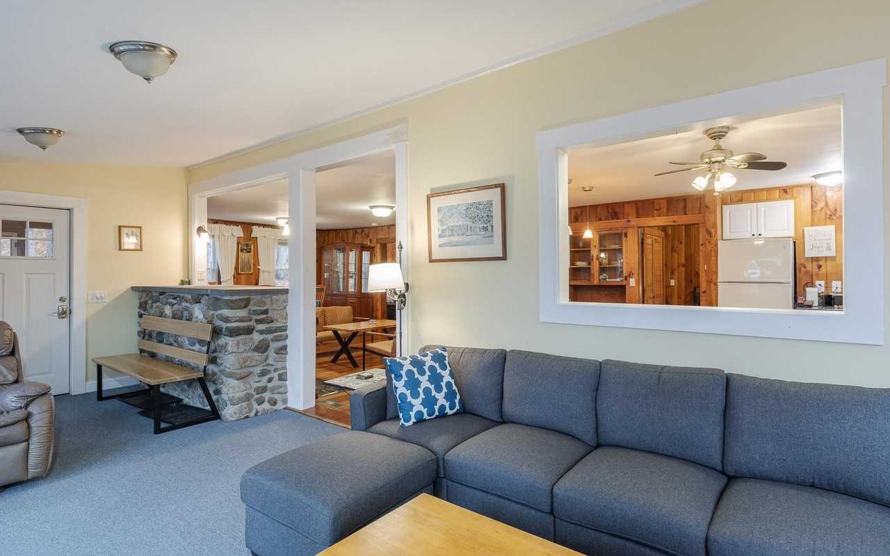 978 Forest Rd - Photo 5 of 34