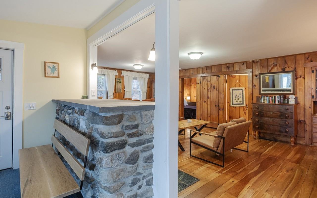 978 Forest Rd - Photo 6 of 34