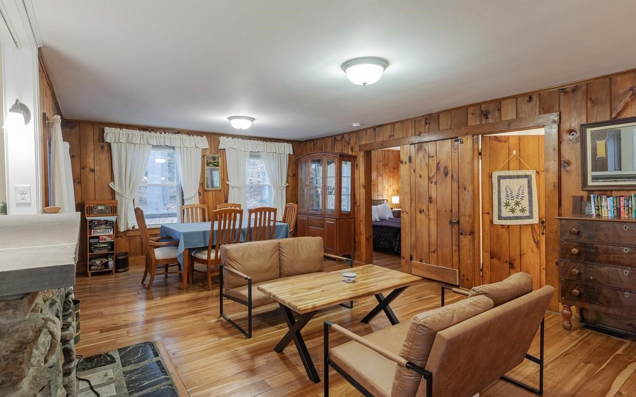 978 Forest Rd - Photo 7 of 34