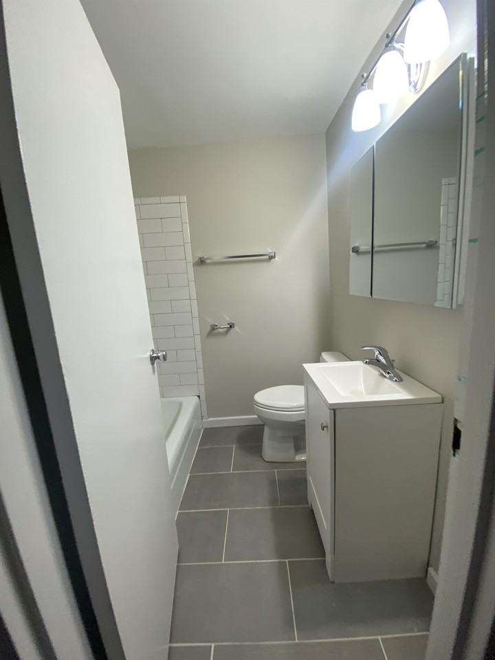 142 Kenrick - 11Apt 11 #11 - Photo 3 of 8