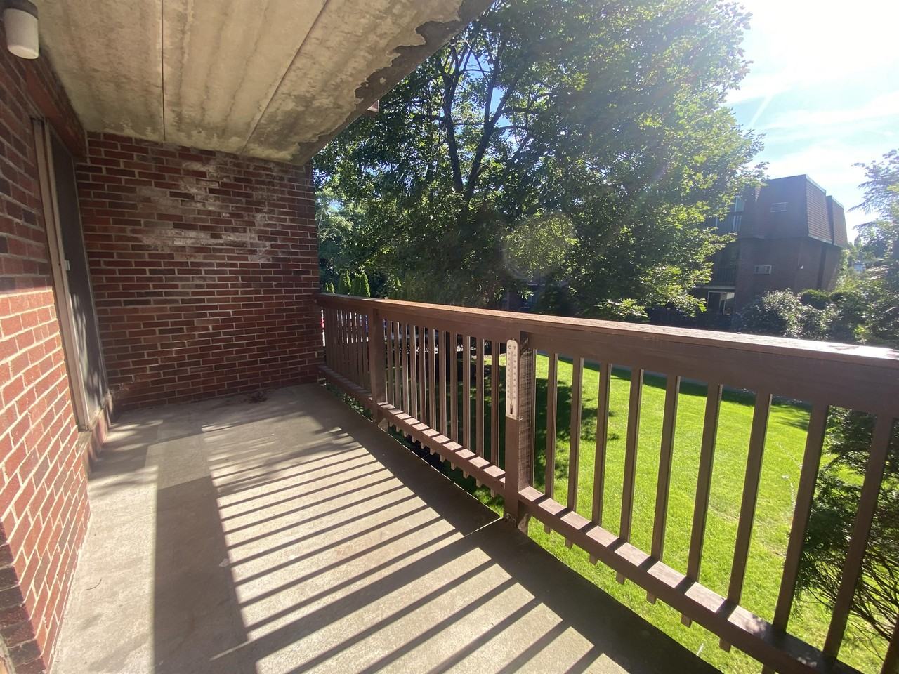 142 Kenrick - 11Apt 11 #11 - Photo 4 of 8