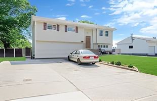 featured image of 1707 Manatuck Blvd #2