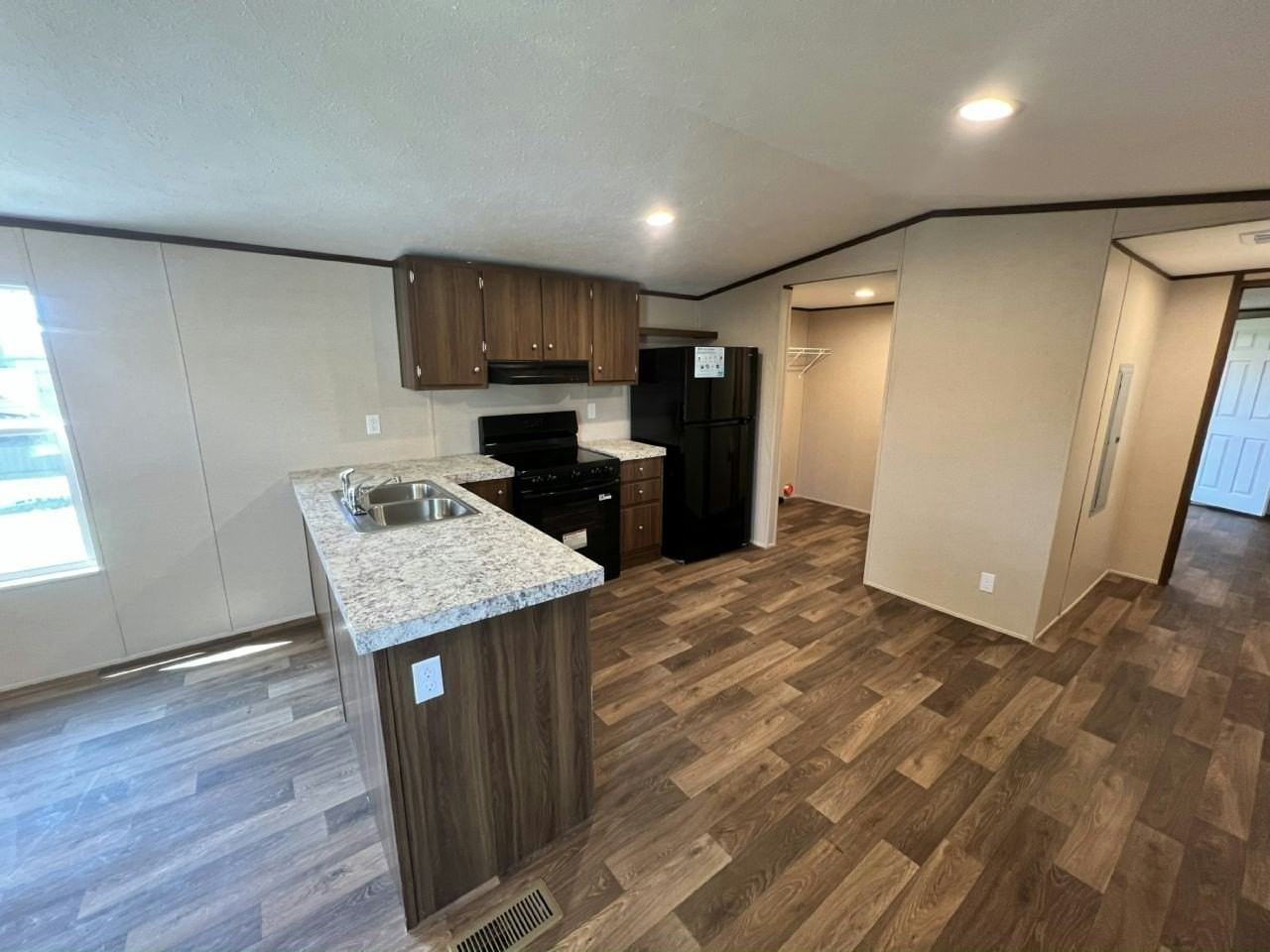 33 Tower Manor Cir W #33 - Photo 4 of 22