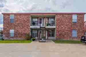featured image of 3409 Toledo Dr #D