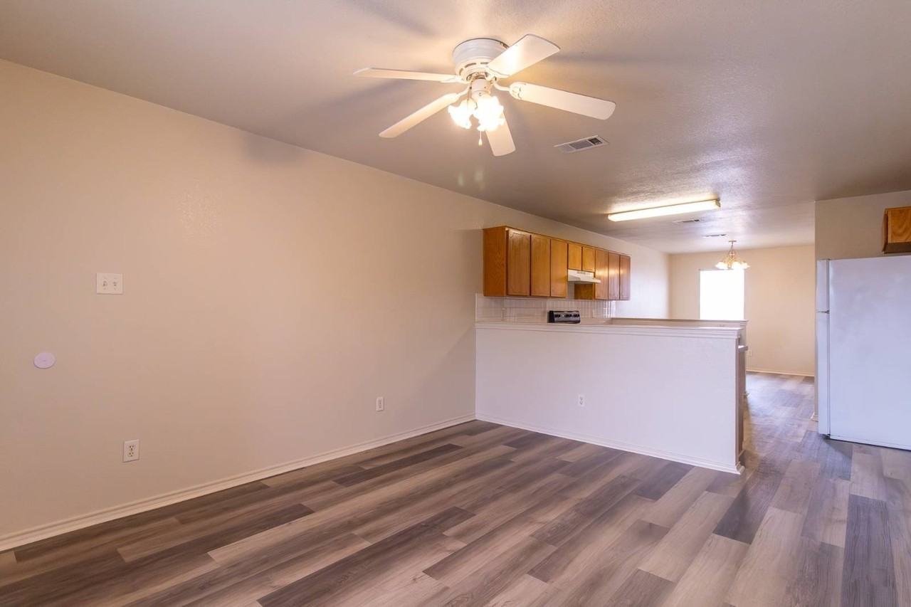 3409 Toledo Dr #D - Photo 4 of 22