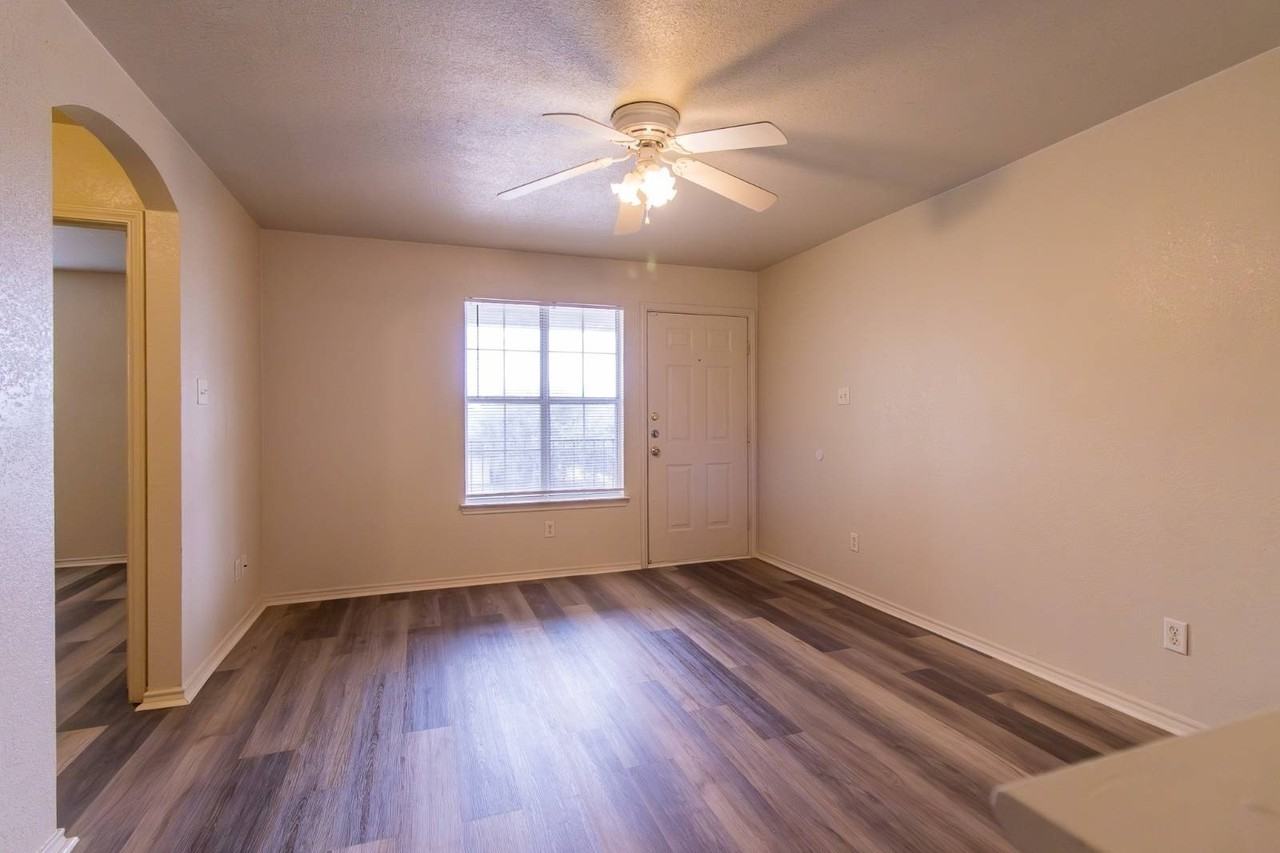 3409 Toledo Dr #D - Photo 5 of 22