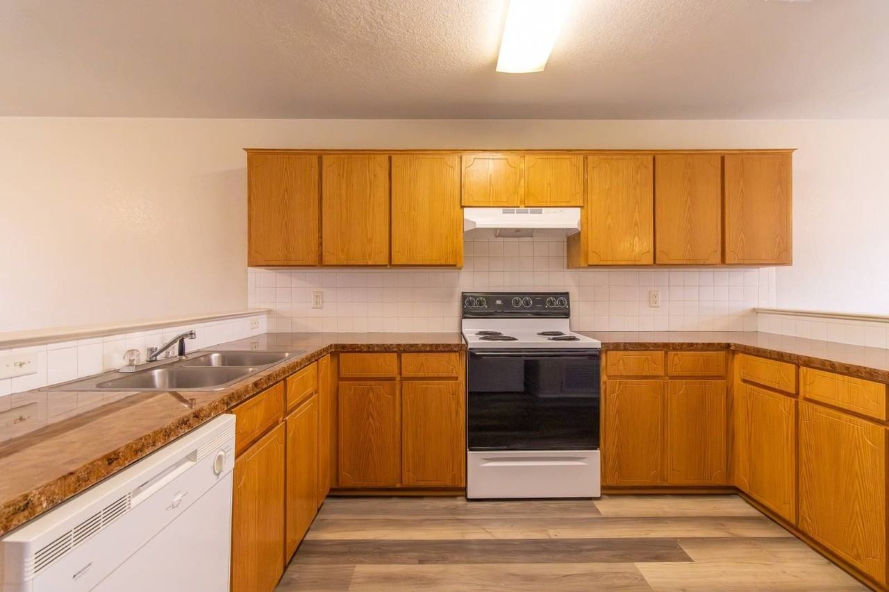 3409 Toledo Dr #D - Photo 6 of 22