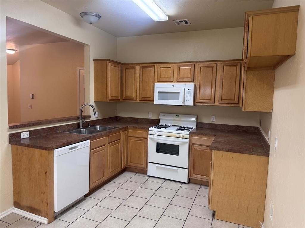 9605 Sw 16th St - Photo 2 of 12