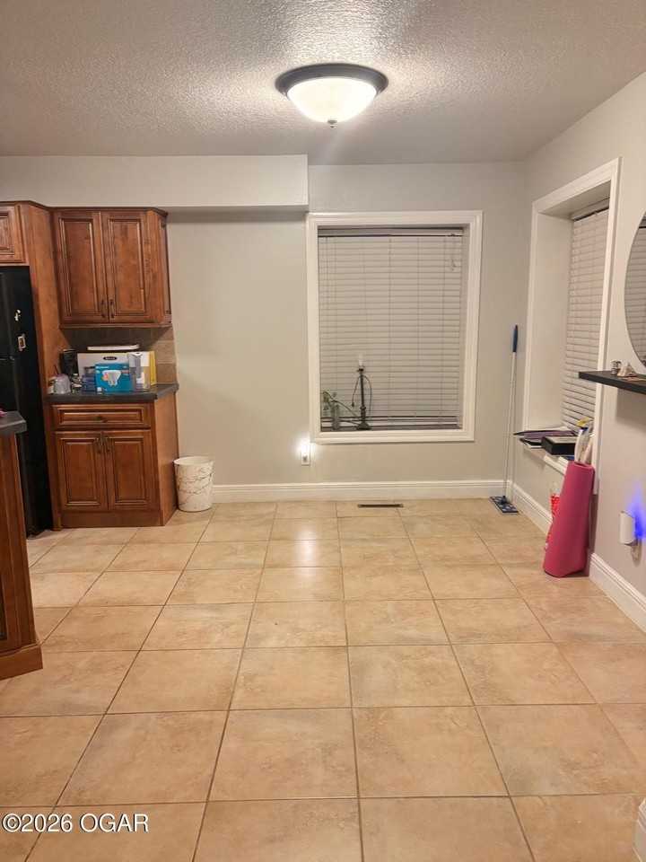 2430 E 26th St - Photo 7 of 24