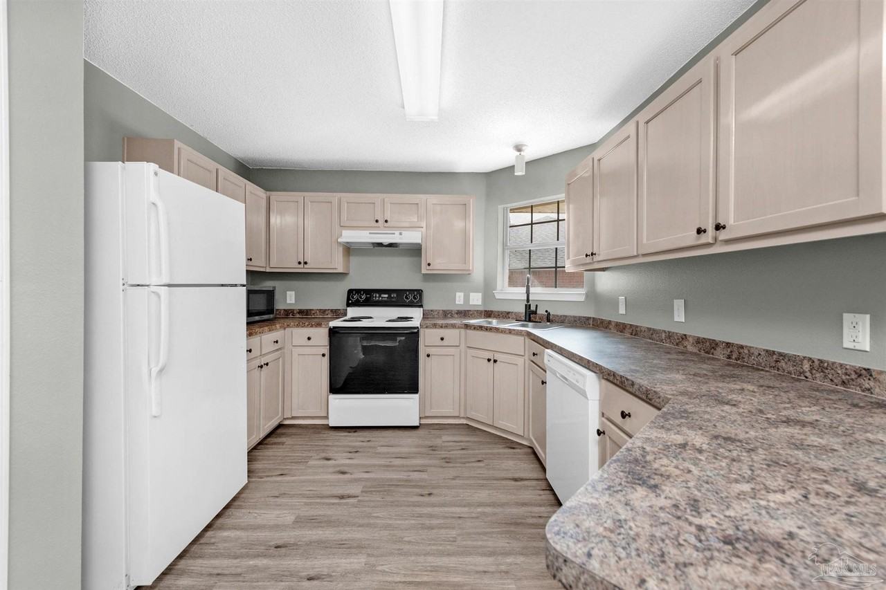 6707 Cedar Ridge Cir - Photo 6 of 31