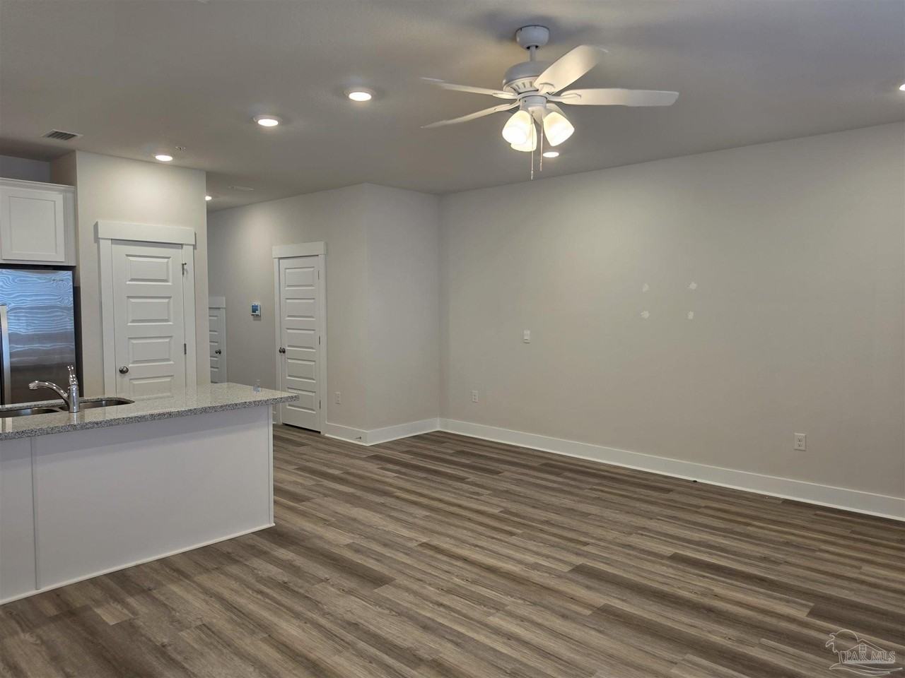 9525 Nature Creek Cir - Photo 6 of 31