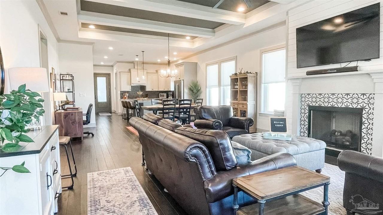 1633 E Hatton St - Photo 4 of 17