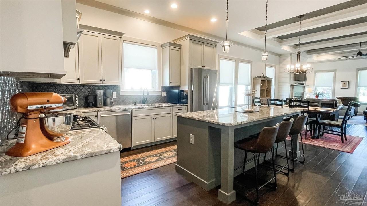 1633 E Hatton St - Photo 6 of 17