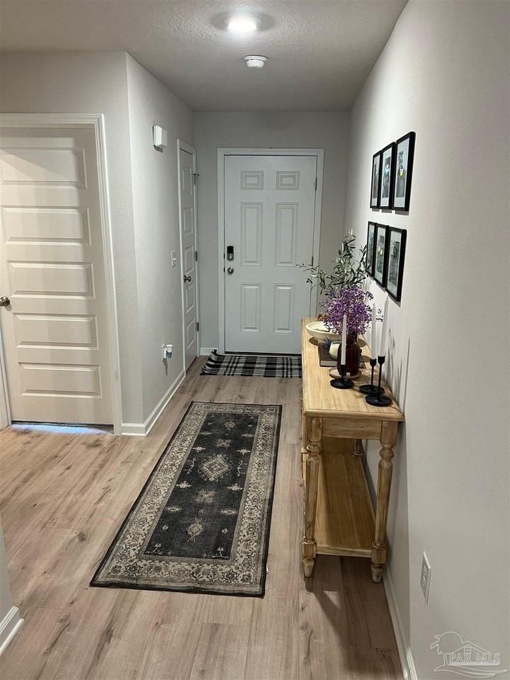 5253 Peach Dr - Photo 3 of 25