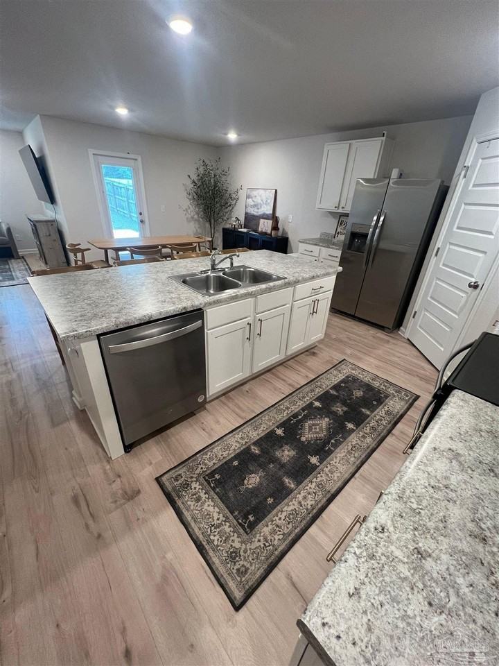 5253 Peach Dr - Photo 5 of 25