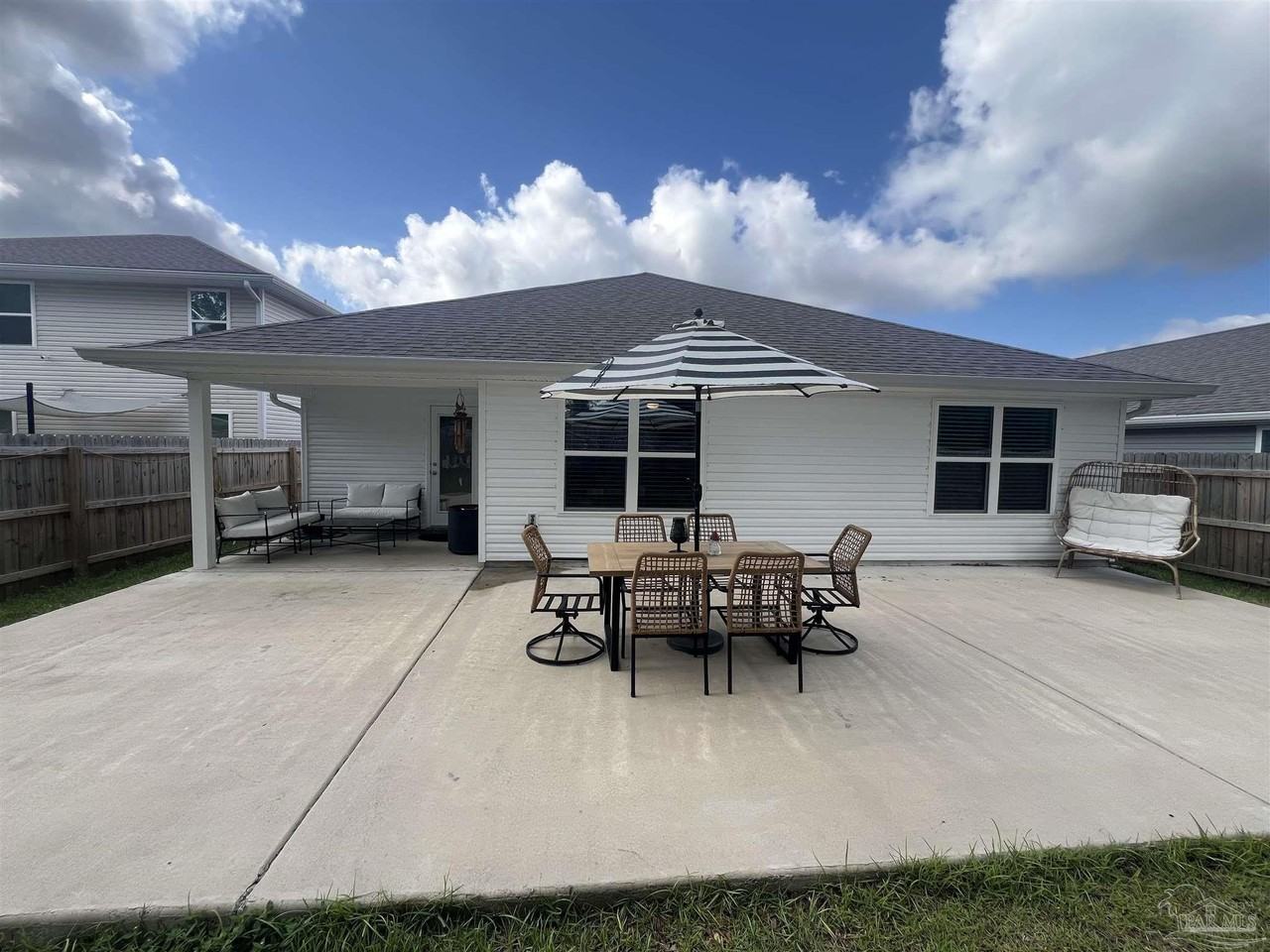 5253 Peach Dr - Photo 6 of 25