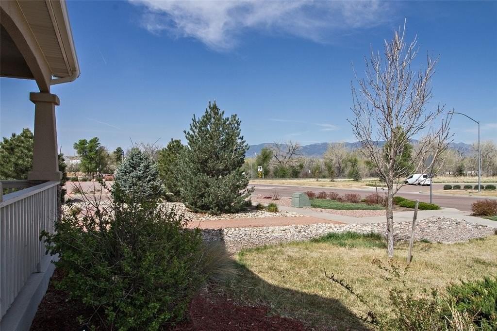 10997 Hidden Prairie Pkwy - Photo 3 of 39