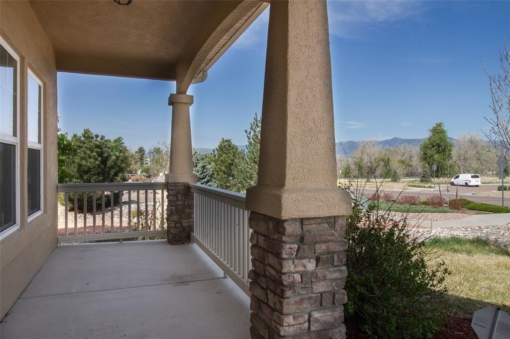 10997 Hidden Prairie Pkwy - Photo 4 of 39