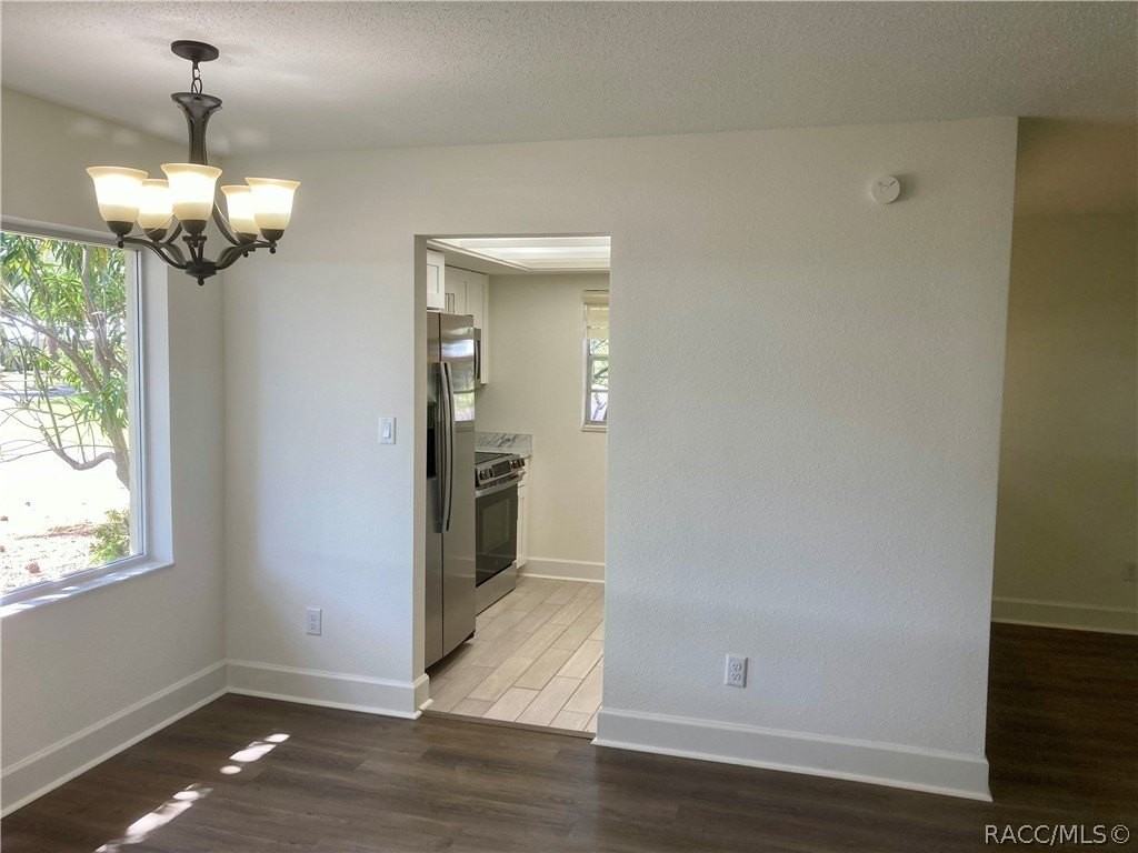 11499 W Bayshore Dr - Photo 5 of 45