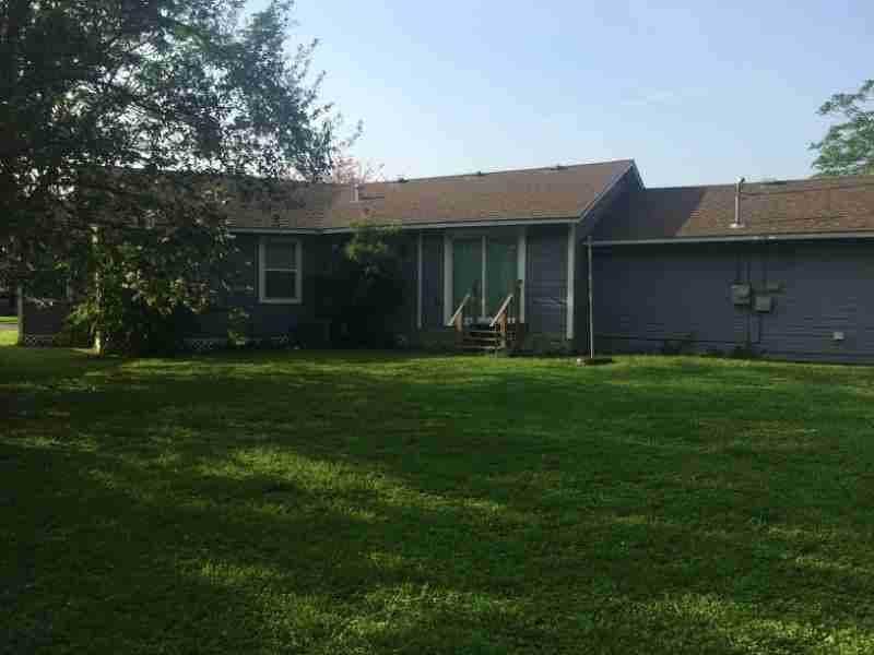 4302 Teak St - Photo 3 of 13