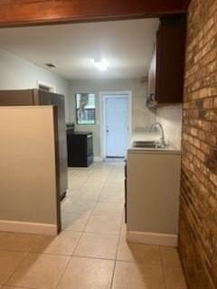 405 27th Ct - Photo 5 of 9