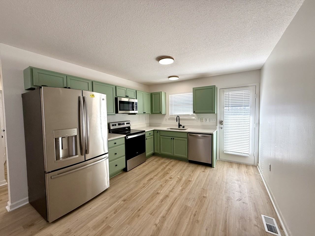 900 Mission Rd #900 - Photo 3 of 16