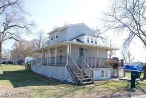 featured image of 1805 E Lake Dr