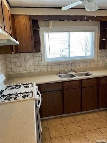304 Ecorse Rd - Photo 2 of 14