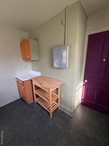 115 Ballard St - Photo 4 of 15