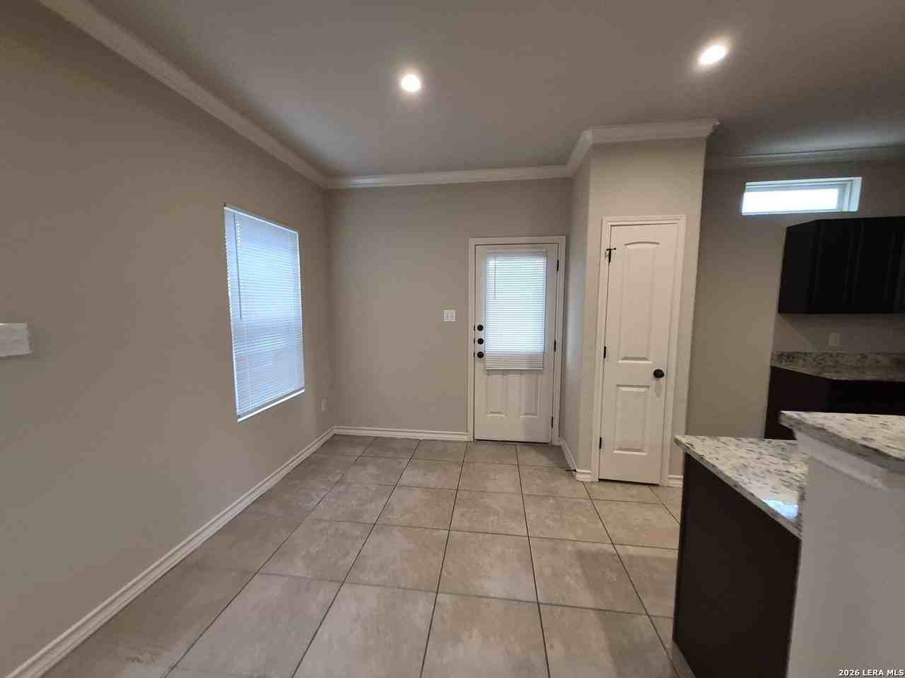 7034 Lakeview Dr #101 - Photo 6 of 28