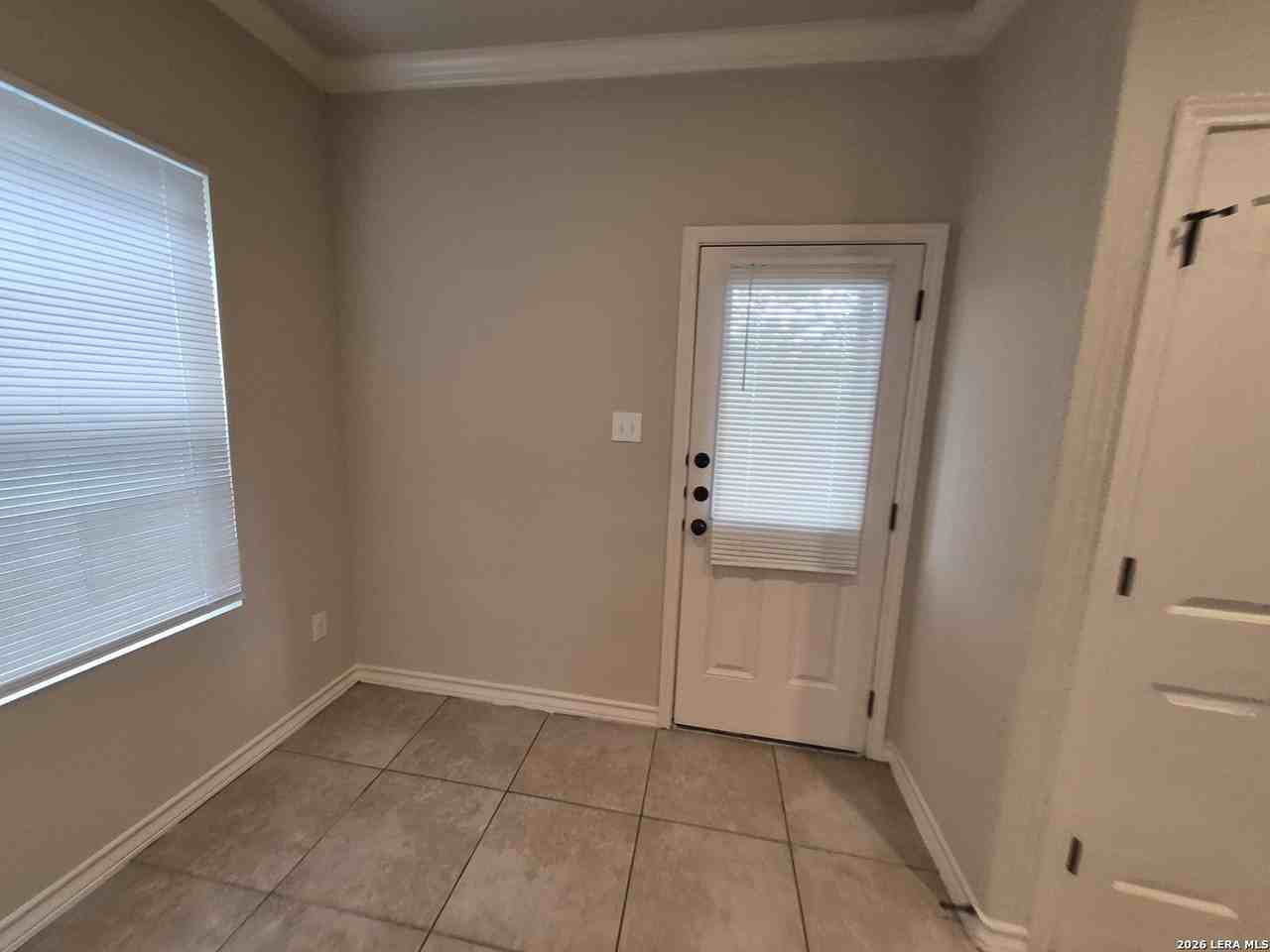 7034 Lakeview Dr #101 - Photo 7 of 28