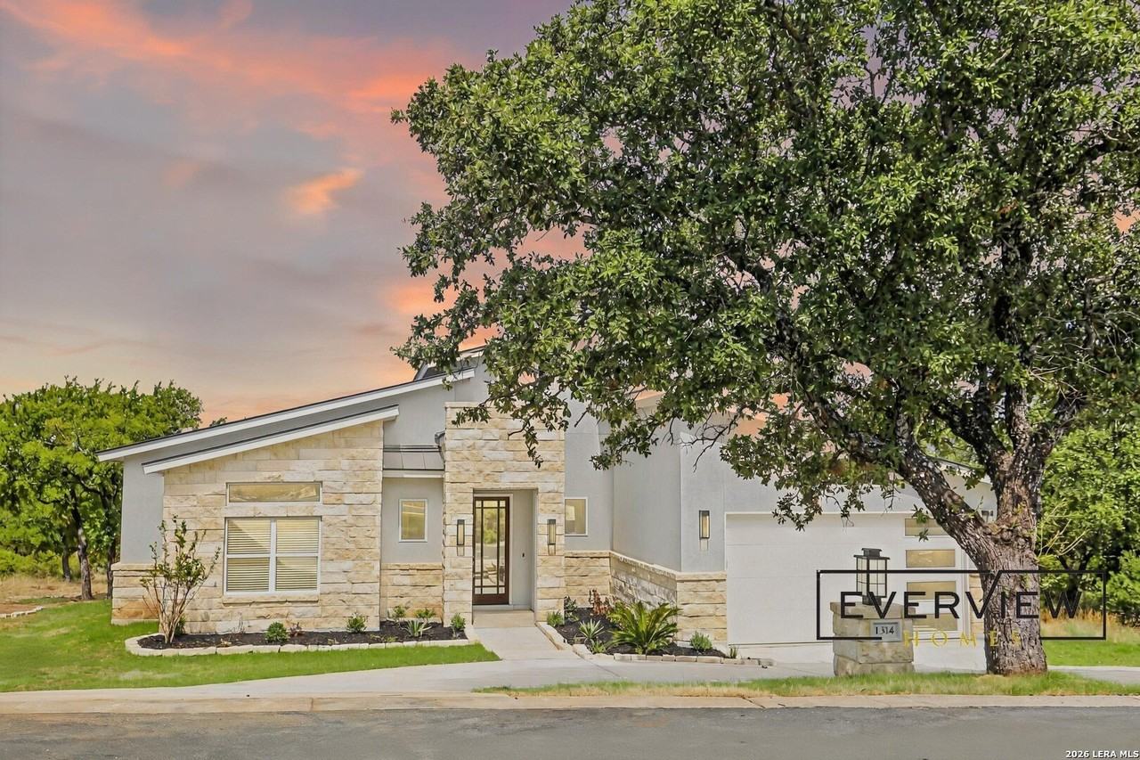 1314 Clayton Nolen Dr