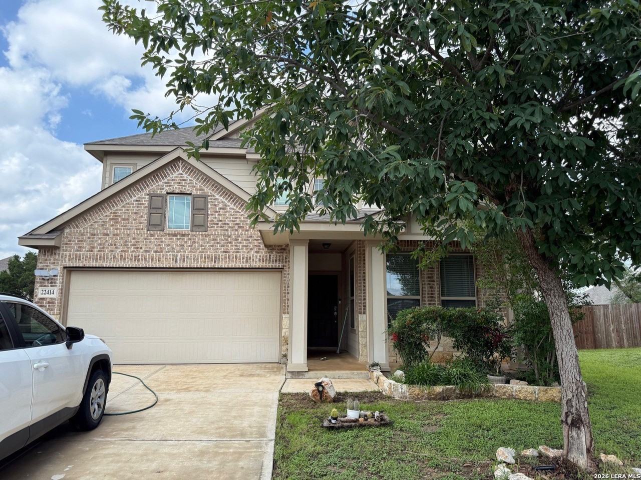 22414 Akin Hts - Photo 2 of 32