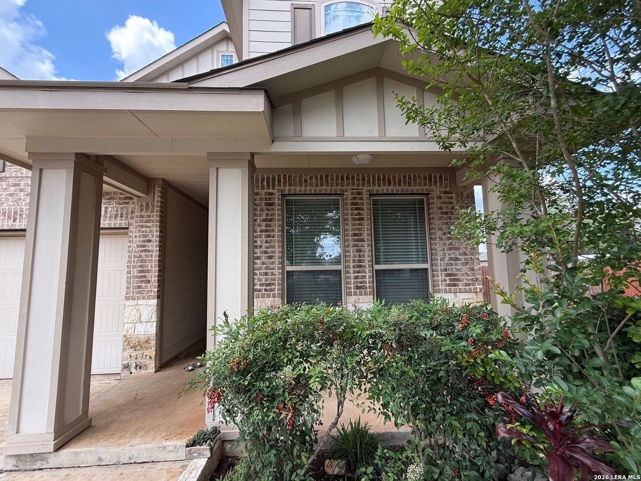 22414 Akin Hts - Photo 3 of 32